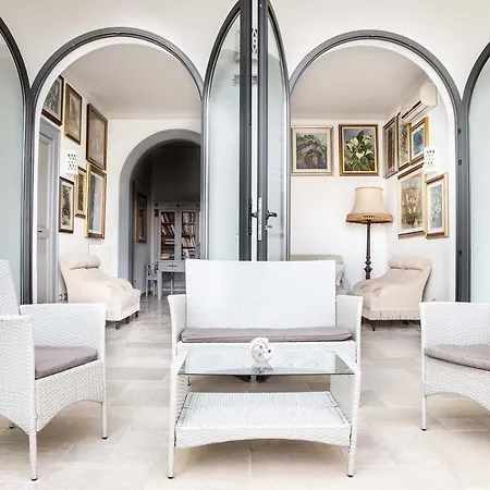 לינה וארוחת בוקר Palazzo Angelelli גאליפולי