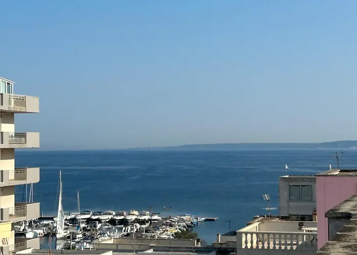 Palazzo Angelelli فندق مبيت وإفطار غالّيبولي