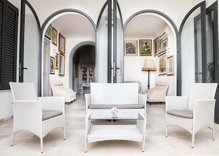 فندق مبيت وإفطار Palazzo Angelelli غالّيبولي